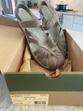 Keen Women's Rose Sandal in Brindle/Shitake